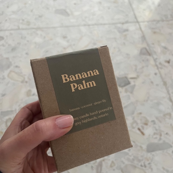 Shy Wolf ‘Banana Palm’ 8oz Candle w Box - Picture 2 of 3